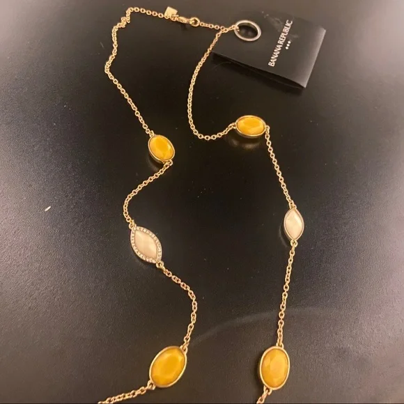 NWT Banana Republic Necklace - Picture 3 of 4